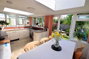 Kitchen / Diner- click for photo gallery